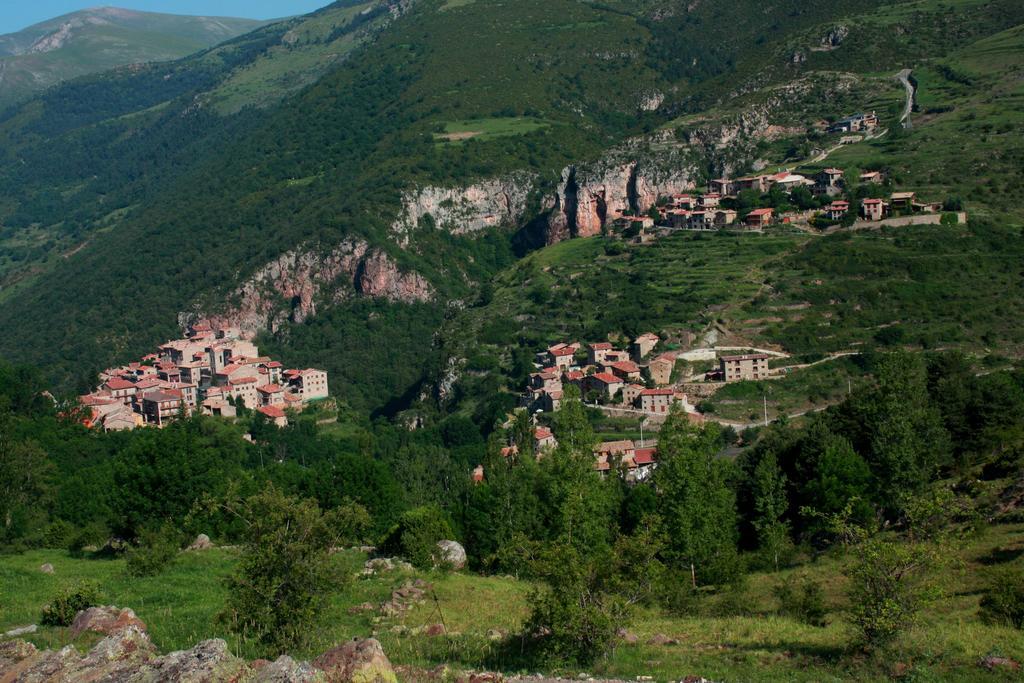 La Closa Castellar De N'Hug Exterior photo