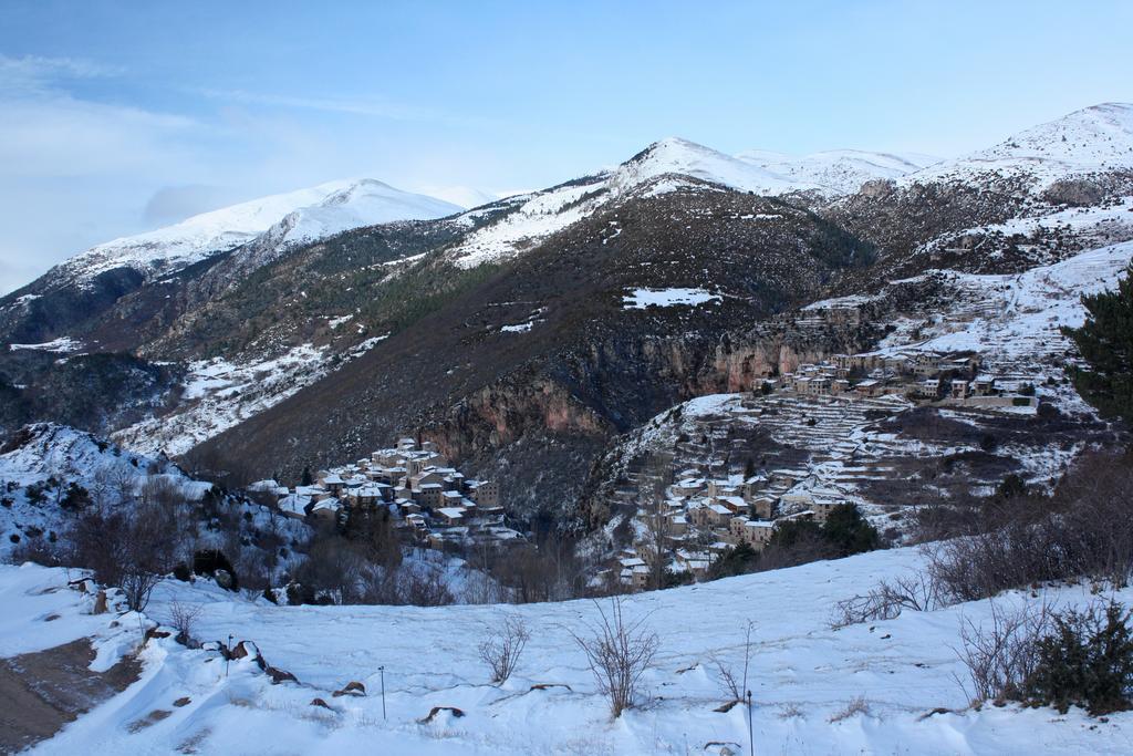 La Closa Castellar De N'Hug Exterior photo